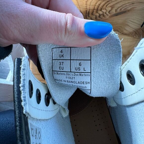 The iconic 1460 8-eye combat boot from Dr. Martens - Picture 5 of 9